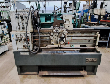TORNO MECÂNICO TECH AMERICAN C6246 - 460 X 1500MM - ANO 2010