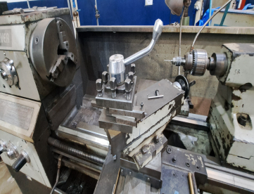 Foto: TORNO MECÂNICO CLEVER- Modelo L-2660 - 660MM X 1500MM
