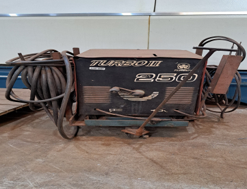 Foto: MÁQUINA DE SOLDA TURBO II 250 - BAMBOZZI