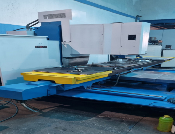 Foto: FRESADORA CNC  MARCA NARDINI   MODELO PETRUS 90250 R -2540 X870 X 710-  ANO 2005