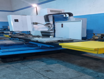 Foto: FRESADORA CNC  MARCA NARDINI   MODELO PETRUS 90250 R -2540 X870 X 710-  ANO 2005
