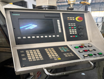 Foto:  CENTRO DE USINAGEM VERTICAL MARCA PANMACHINE -VMC 1066 -COMANDO SIEMENS -ANO 2007