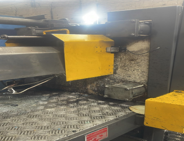 Foto: Injetora de Plástico Jasot 160Ton