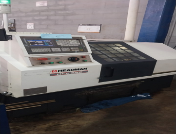 TORNO CNC  MARCA READMAN  MODELO HCL360  -COMANDO GSK - ANO 2007  MAQUINA COM TORRE