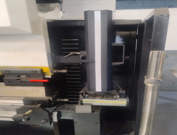 Foto: DOBRADEIRA HIDRAULICA CNC W67K - 3200MM X 125 TONS - MAQUINA NOVA
