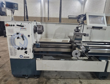Foto: TORNO MECÂNICO - ROMI - T500 - ANO 2020 - 660 x 3250 MM