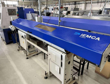 Foto: TORNO AUTOMATICO DE CABEÇOTE MOVEL MARCA HANWHA  MODELO ML20H -COM ALIMENTADOR AUTOMÁTICO DE BARRAS - ANO 2001