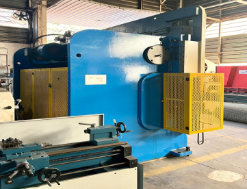 Foto: DOBRADEIRA HIDRAULICA CN CALVI - PVC 200/3200 - 3200X 200 TONS - ANO 2013