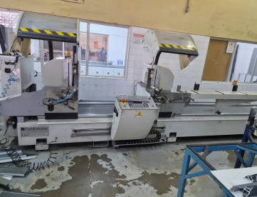 SERRA DE CORTE DE DOIS CABEÇOTES - FOMINDUSTRIE - BLITZ ALVA 500 M - DISCO DE 500 MM COM MOVIMENTO MOTORIZADO DA CABEÇA MOVEL