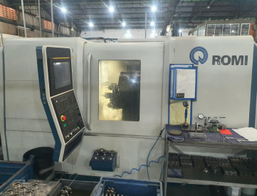 CENTRO DE TORNEAMENTO NOVA GERAÇÃO - ROMI - GL250M - ANO 2020 - COM FERRAMENTAS ACIONADAS