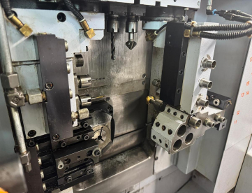 Foto: TORNO CNC AUTOMÁTICO DE CABEÇOTE MOLVEL  MARCA STAR  MODELO SR20RIV TYPE A -COM ALIMENTADOR DE BARRAS - ANO 2018