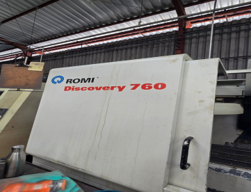 CENTRO DE USINAGEM VERTICAL - ROMI - DISCOVERY 760 - ANO 2005 - COMANDO FANUC