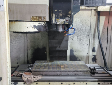 Foto: CENTRO DE USINAGEM VERTICAL - HARTFORD - VMC 1270 - 1270 X 635 X635 - ANO 2010