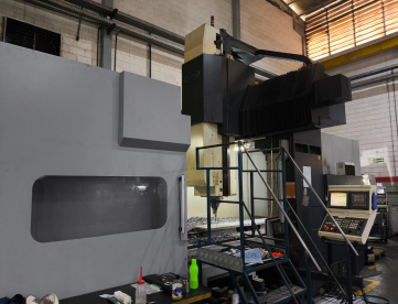 FRESADORA PORTAL CNC - HARTFORD PRO 3210 - 3050mm X 2100mm X 1200mm - ANO 2008
