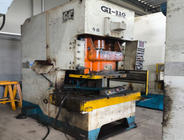 PRENSA EXCÊNTRICA - TIPO C - CHIN FONG - OCP 110 - 110 TONS - MESA 1.150 x 680 MM