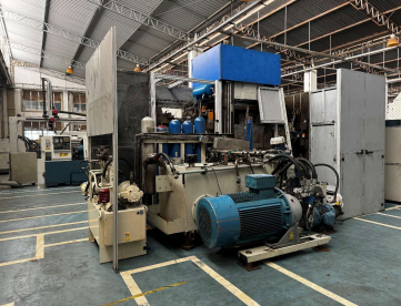 Foto: PRENSA HIDRÁULICA FINE BLANKING - SCHIMID - HSR 630X-TRA - ANO 2008 - COM CONJUNTO ENDIREITADOR ALIMENTADOR - LASA DE 400 X 8MM