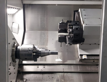 Foto: CENTRO DE TORNEAMENTO CNC ROMI GL250M – ANO 2024 – COM FERRAMENTAS ACIONADAS