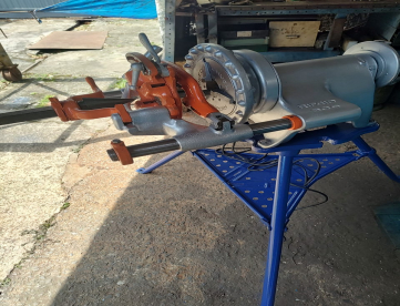 Foto: ROSQUEADEIRA - RIDGID 300 - CAP. 1/2" ATÉ 2"