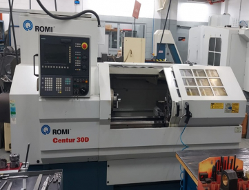 TORNO CNC - ROMI - CENTUR 30D - ANO 2006- 430 x 1000 MM - COMANDO SIEMENS