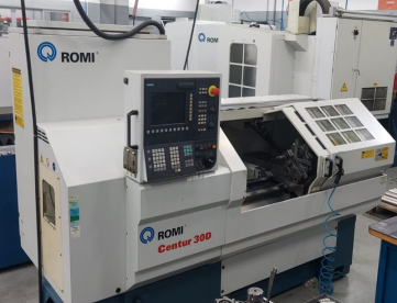 Foto: TORNO CNC - ROMI - CENTUR 30D - ANO 2006- 430 x 1000 MM - COMANDO SIEMENS