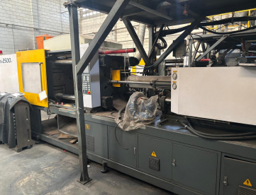 Foto: INJETORA DE PLASTICOS SINITRON SYA -2500 DT- 250 TONELADAS -ANO 2009