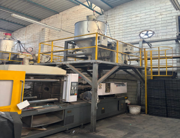 Foto: INJETORA DE PLASTICOS SINITRON SYA -2500 DT- 250 TONELADAS -ANO 2009