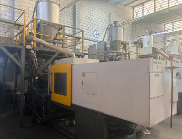 Foto: INJETORA DE PLASTICOS SINITRON SYA -2500 DT- 250 TONELADAS -ANO 2009