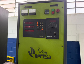 Foto: ELETROEROSÃO POR PENETRAÇÃO - INFRESA - COMPACT2 - ANO 1992