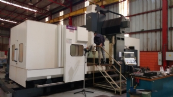 Foto: FRESADORA PORTAL CNC - HARTFORD PRO 3210 - Ano 2009