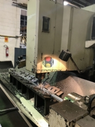 Foto: FRESADORA CNC NARDINI - PETRUS 90250R - ANO 2005