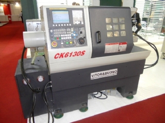 Foto: TORNO CNC CK 6130S