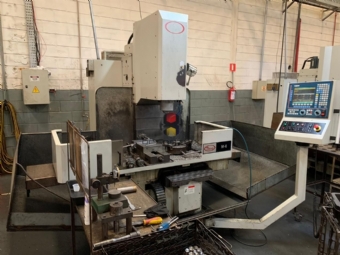 Foto: FRESADORA CNC TRAVIS - M6  - ANO 2013 - 1000 x 500 x 530MM