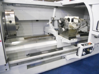 Foto: TORNO CNC BANCADA PARALELA TRAVIS TR-4