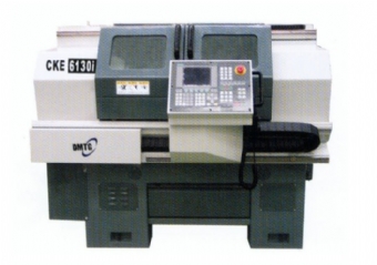 Foto: TORNO CNC MODELO E300i/600