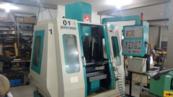 Foto: CENTRO DE USINAGEM VERTICAL SINITRON VMC-65