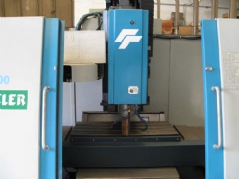 Foto: CENTRO DE USINAGEM VERTICAL FEELER FV-800 - Ano 1997