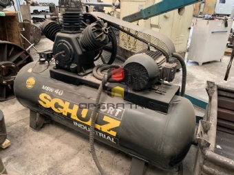 Foto: COMPRESSOR DE AR SCHULZ - MSW 40/425 FORT