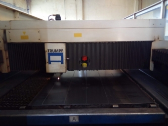 Foto: MÁQUINA LASER TRUMPF - TRUMATIC L3030 - 2700 WATTS - ANO 1994