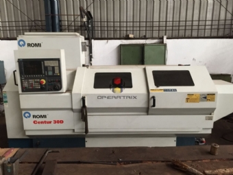 Foto: TORNO CNC ROMI - CENTUR 30D - 1000MM - ANO 2014