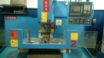 Foto: FRESADORA CNC VECKER 4500D - ANO 2003