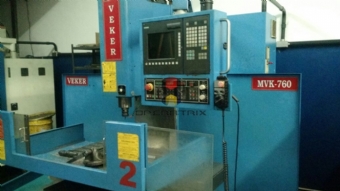 Foto: FRESADORA CNC VECKER 4500D - ANO 2003