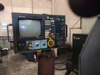 Foto: TORNO CNC ROMI ECN-40