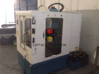 Foto: CENTRO DE FURAÇÃO E ROSQUEAMENTO CNC ROMI VTC-30 A