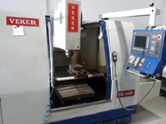 Foto: FRESADORA CNC VEKER VK 4400 - ANO 2007