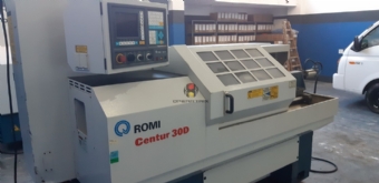 Foto: TORNO CNC ROMI - CENTUR 30D - 1000MM - ANO 2006