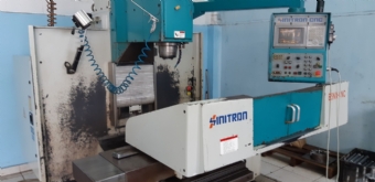 Foto: FRESADORA CNC SINITRON - B5NX - 1000 x 550 x 500mm - ANO 2002