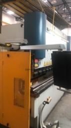 Foto: DOBRADEIRA CNC SORG DHS 135 /35 3000 X 135 TONELADAS ANO 2016