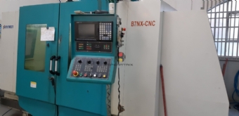 Foto: FRESADORA CNC VERTICAL SINITRON  B7NX - ANO 2012