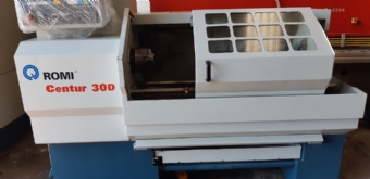 Foto: TORNO CNC ROMI - CENTUR 30D - 1000MM - ANO 2003