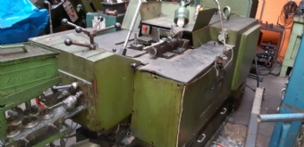 Foto: MAQUINA DE FABRICAR PARAFUSO HILGELAND  TR 4 L